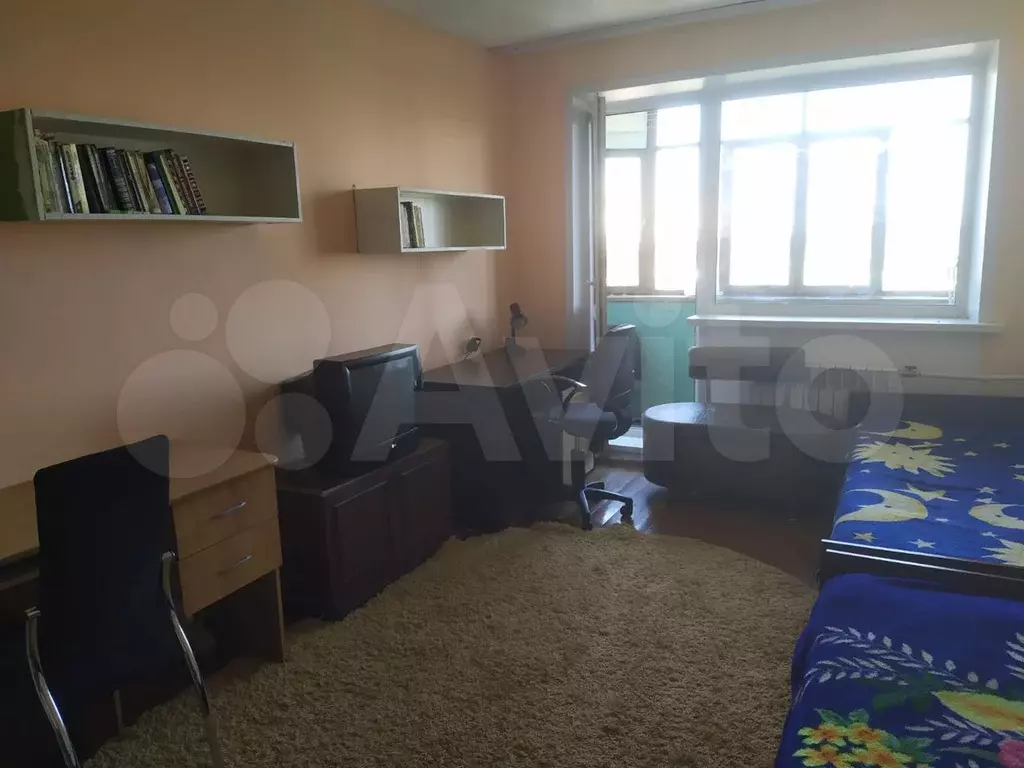 Комната 18 м в 4-к., 5/5 эт. - Фото 1