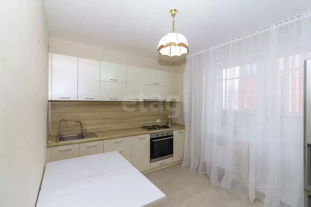 1-к кв. Тюменская область, Тюмень Кремлевская ул., 89 (43.6 м) - Фото 1