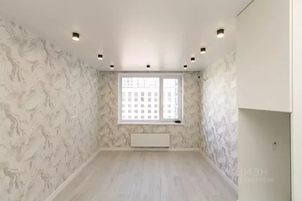 2-к кв. Тюменская область, Тюмень Харьковская ул., 72А (67.3 м) - Фото 1