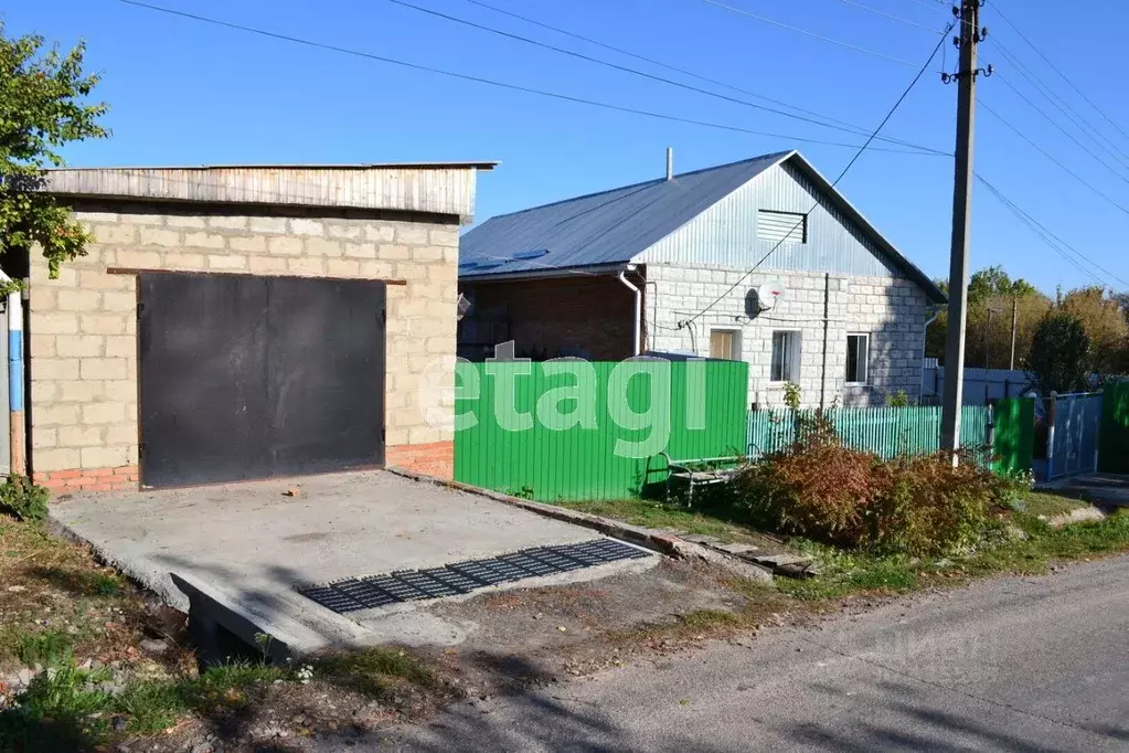 Дом в Белгородская область, Валуйский городской округ, с. Лавы  (123 ... - Фото 0