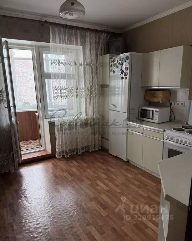 2-к кв. Белгородская область, Старый Оскол Космос мкр, 12 (65.0 м) - Фото 1
