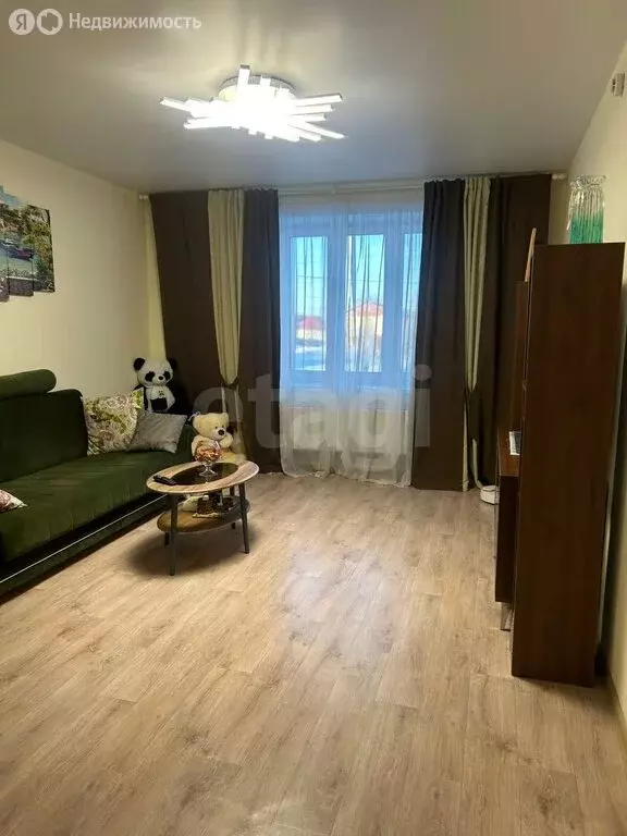 3-комнатная квартира: посёлок городского типа Уренгой, 1-й микрорайон, ... - Фото 1