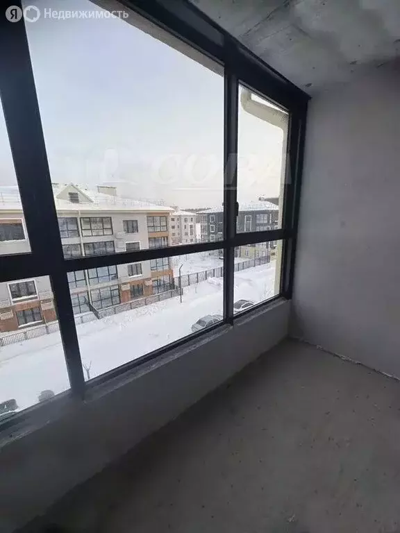 2-комнатная квартира: Тюмень, улица Игоря Комиссарова, 10 (53 м) - Фото 1