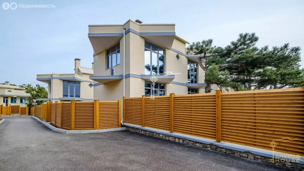 Дом в Гаспра, улица Горького, 91 (245.3 м) - Фото 1