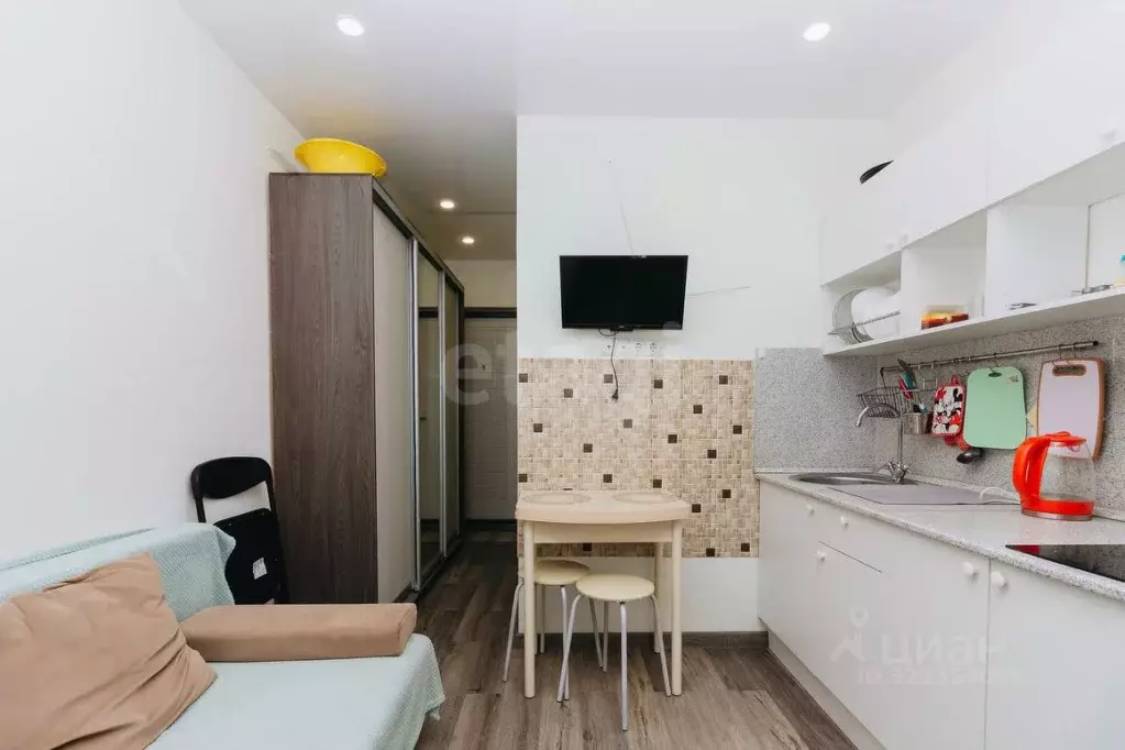Студия Тюменская область, Тюмень ул. Новоселов, 107к2 (18.0 м) - Фото 1