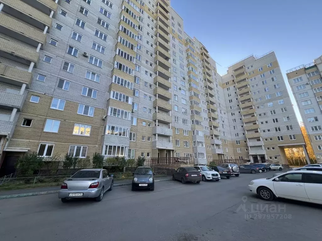 3-к кв. Омская область, Омск Волгоградская ул., 44 (73.0 м) - Фото 0