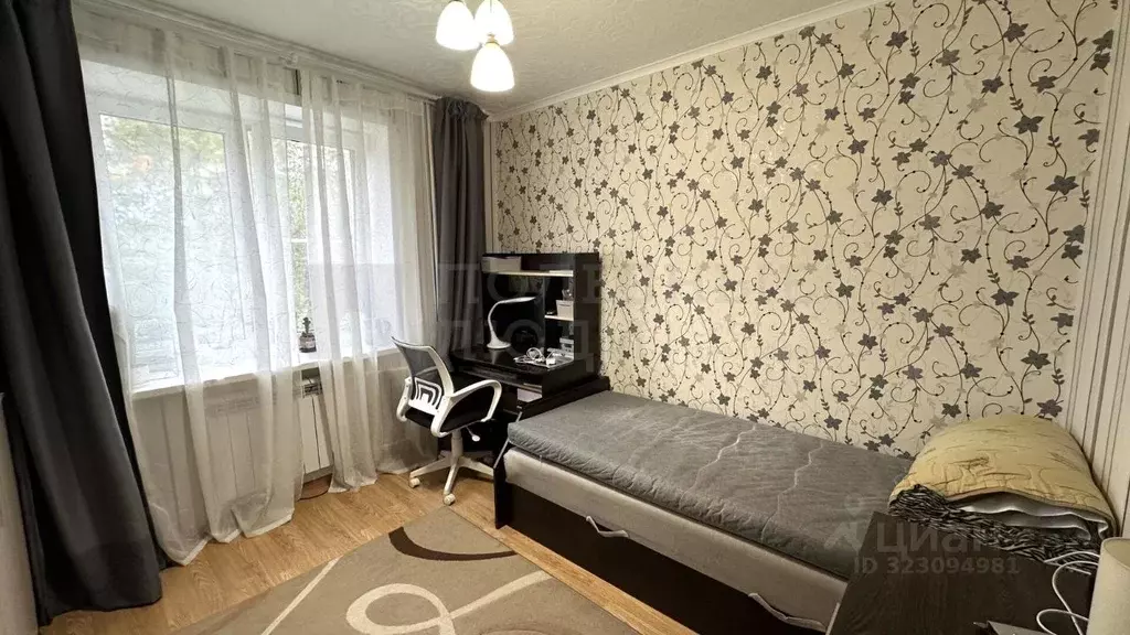 2-к кв. Новгородская область, Боровичи Заводская наб., 1 (49.0 м) - Фото 1