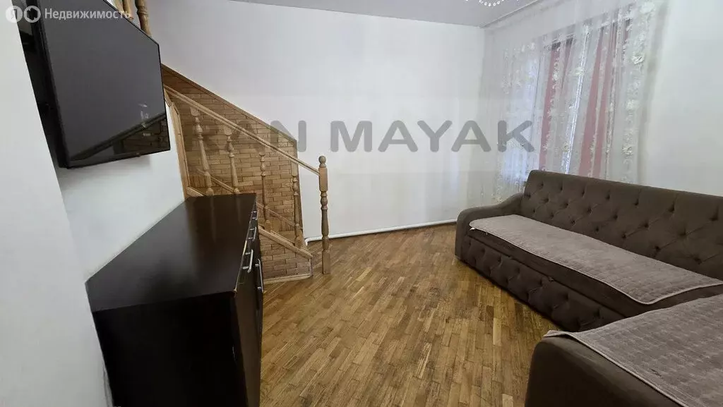 3-комнатная квартира: Майкоп, Майкопская улица, 121 (78.7 м) - Фото 2