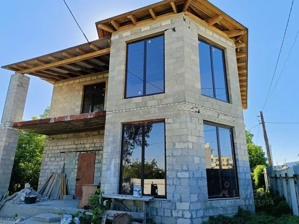 Дом в Волгоградская область, Волгоград ул. Джамбула Джабаева, 2/181 ... - Фото 1