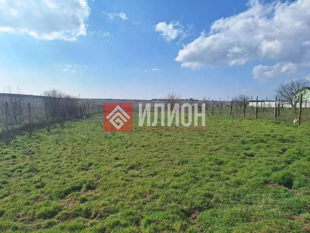 Участок в Крым, Симферопольский район, Чистенское с/пос, с. ... - Фото 2