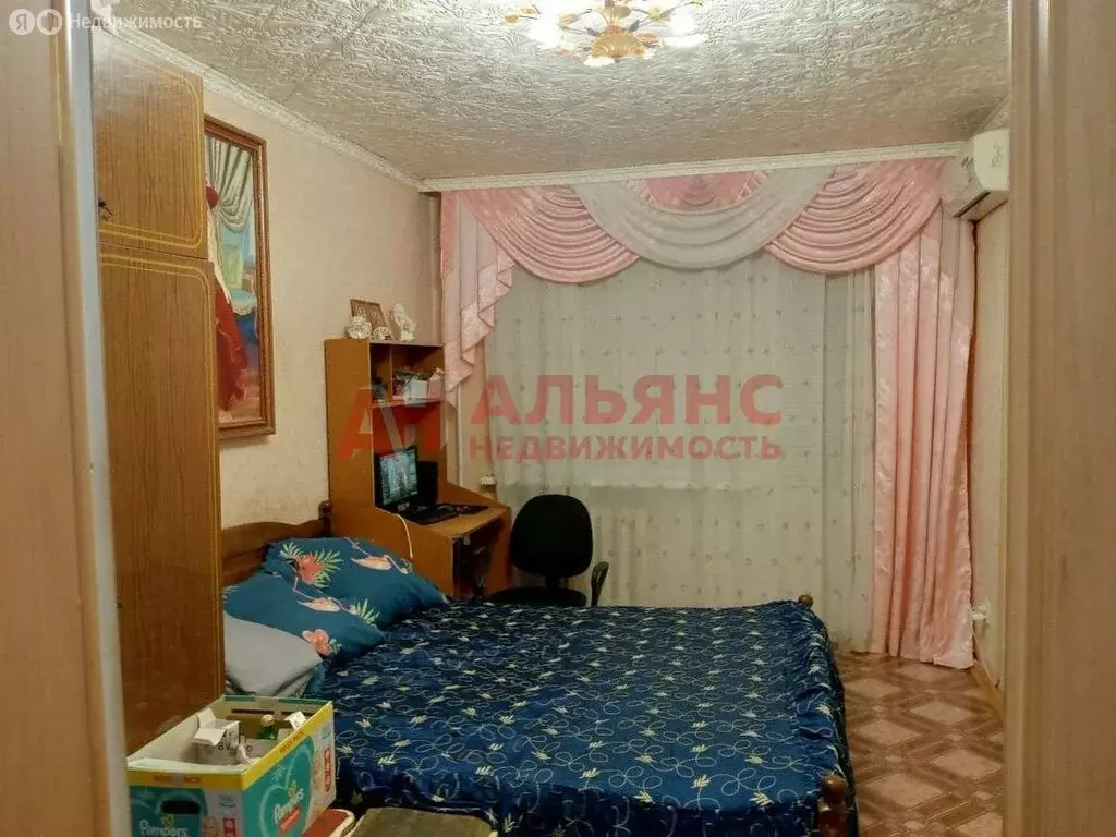 3-комнатная квартира: посёлок городского типа Безенчук, Советская ... - Фото 1