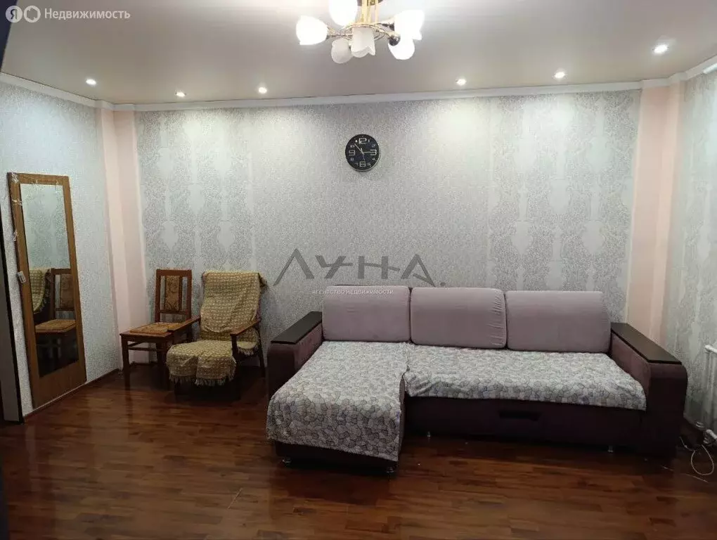 3-комнатная квартира: Бугульма, улица Петра Ненастина, 68 (58 м) - Фото 1