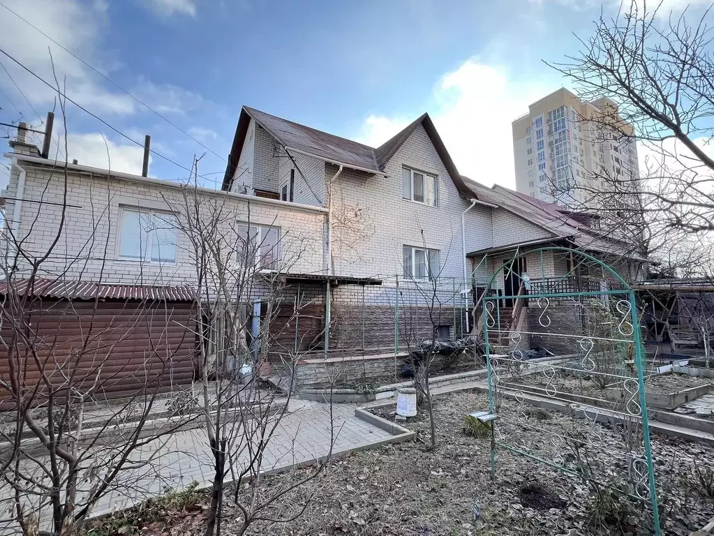Дом в Волгоградская область, Волгоград Научная ул. (365 м) - Фото 1