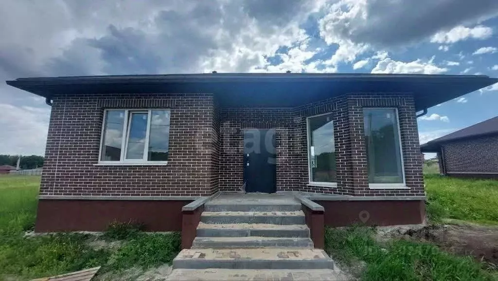 Дом в Белгородская область, Строитель Яковлевский городской округ, ул. ... - Фото 1
