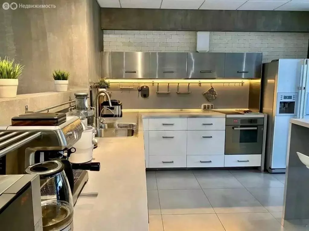 2-комнатная квартира: Тюмень, улица Немцова, 4 (92.3 м) - Фото 1