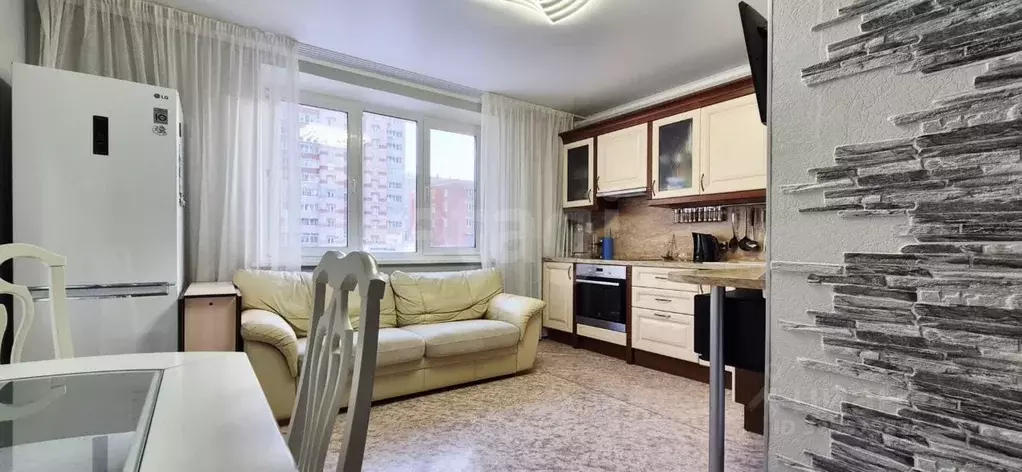 2-к кв. Челябинская область, Миасс просп. Макеева, 77 (65.4 м) - Фото 1