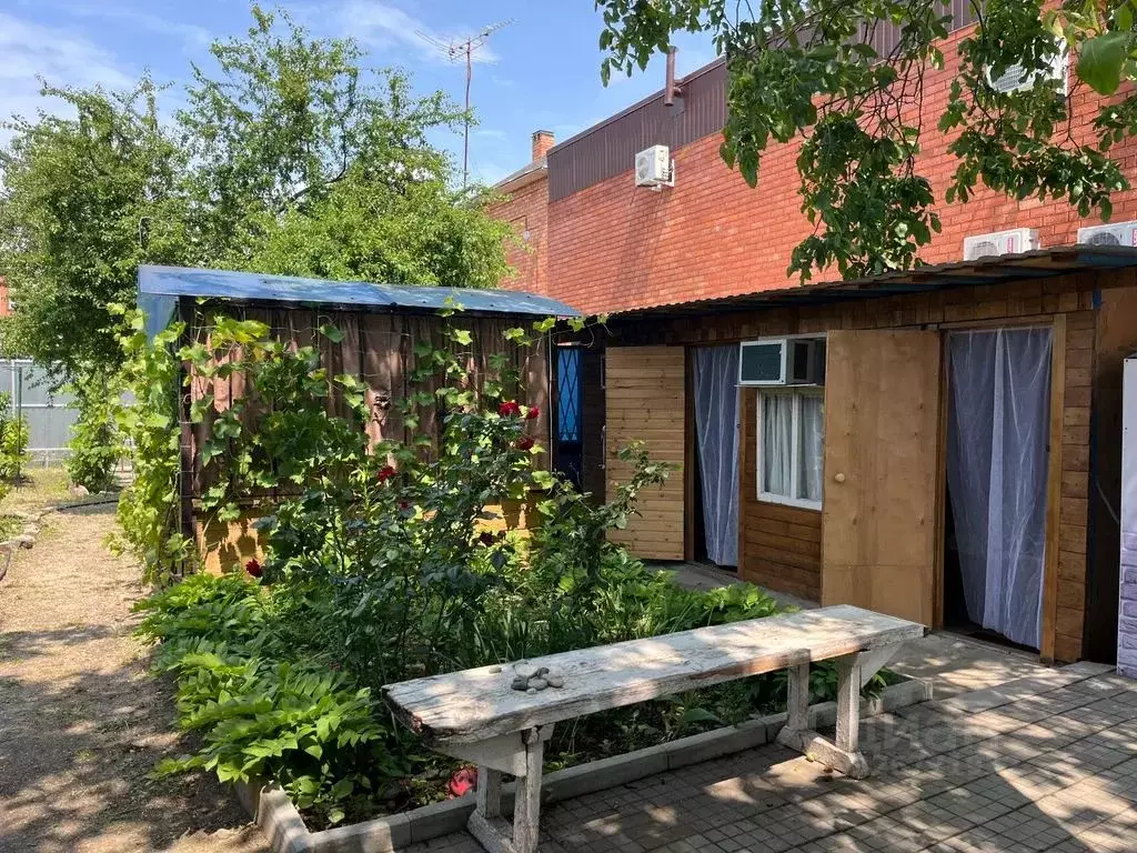 Дом в Краснодарский край, Ейск Морская ул., 90 (15 м) - Фото 1