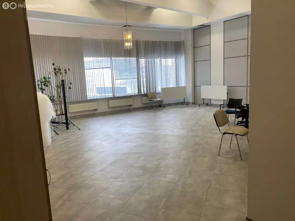 Офис (2100 м) - Фото 1