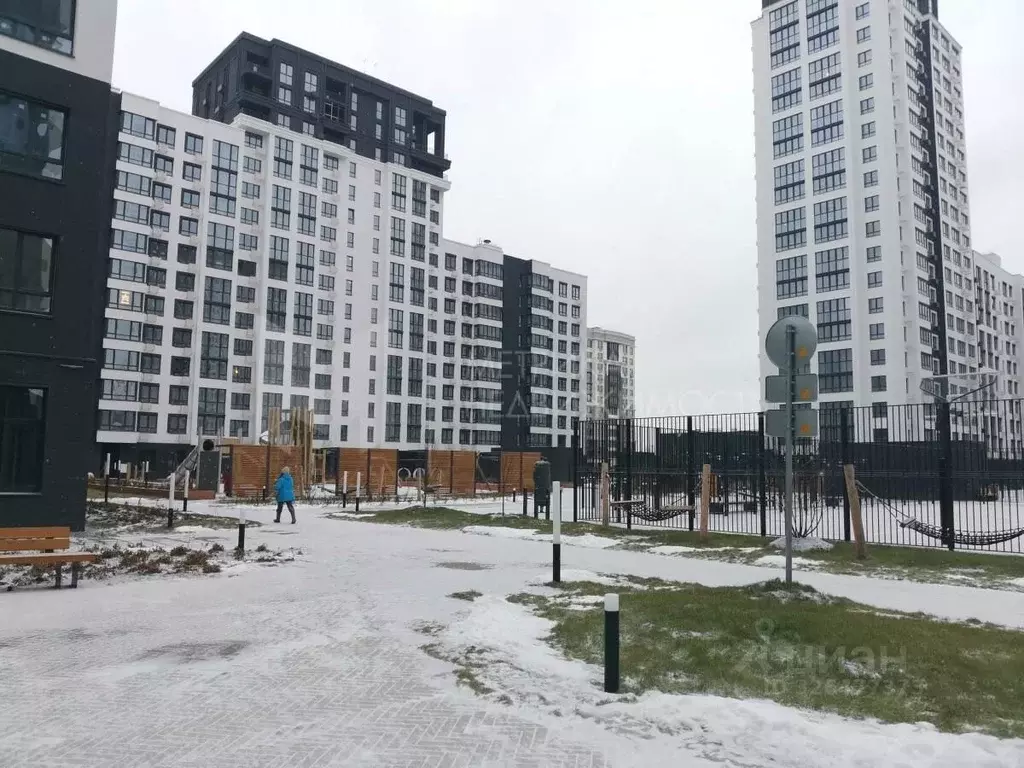 1-к кв. Тюменская область, Тюмень ул. Братьев Бондаревых, 5 (39.1 м) - Фото 1