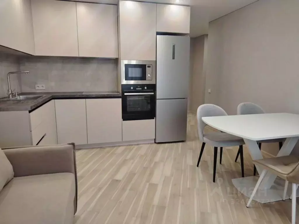 2-к кв. Саратовская область, Саратов просп. Энтузиастов, 2 (67.7 м) - Фото 1