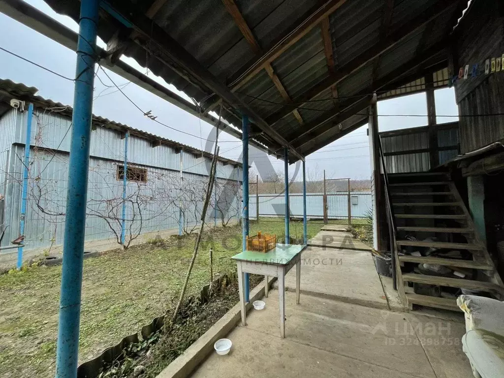 Дом в Краснодарский край, Апшеронский район, Куринское с/пос, пос. ... - Фото 2