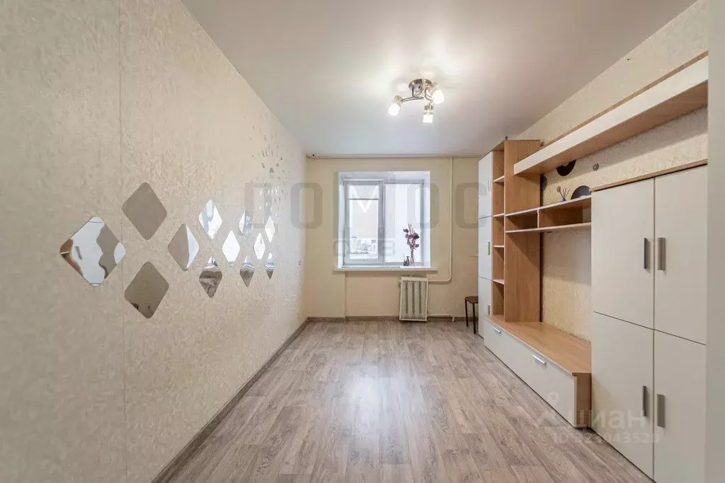 Комната Свердловская область, Екатеринбург ул. Мельникова, 3 (11.6 м) - Фото 1