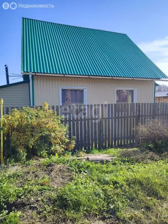 Дом в село Лучаново, улица Зои Космодемьянской (50 м) - Фото 0