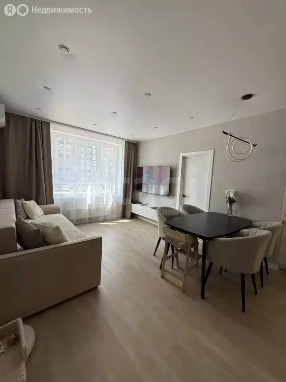 2-комнатная квартира: Тюмень, улица Фармана Салманова, 15 (56.99 м) - Фото 2