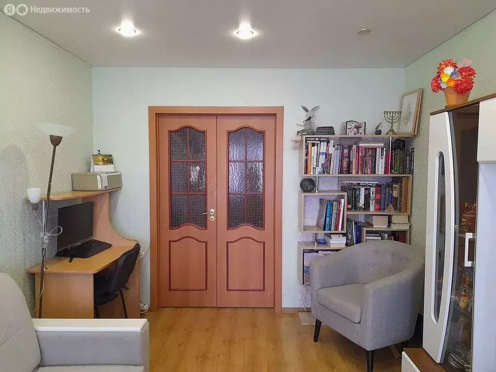 3-комнатная квартира: Тюмень, улица Александра Логунова, 20 (68.6 м) - Фото 0