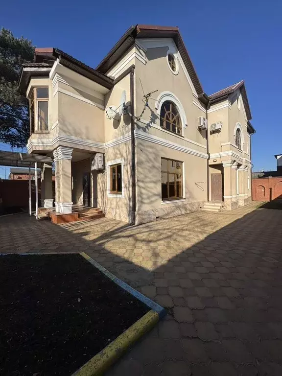 Дом в Краснодарский край, Краснодар ул. Труда, 18 (400 м) - Фото 1