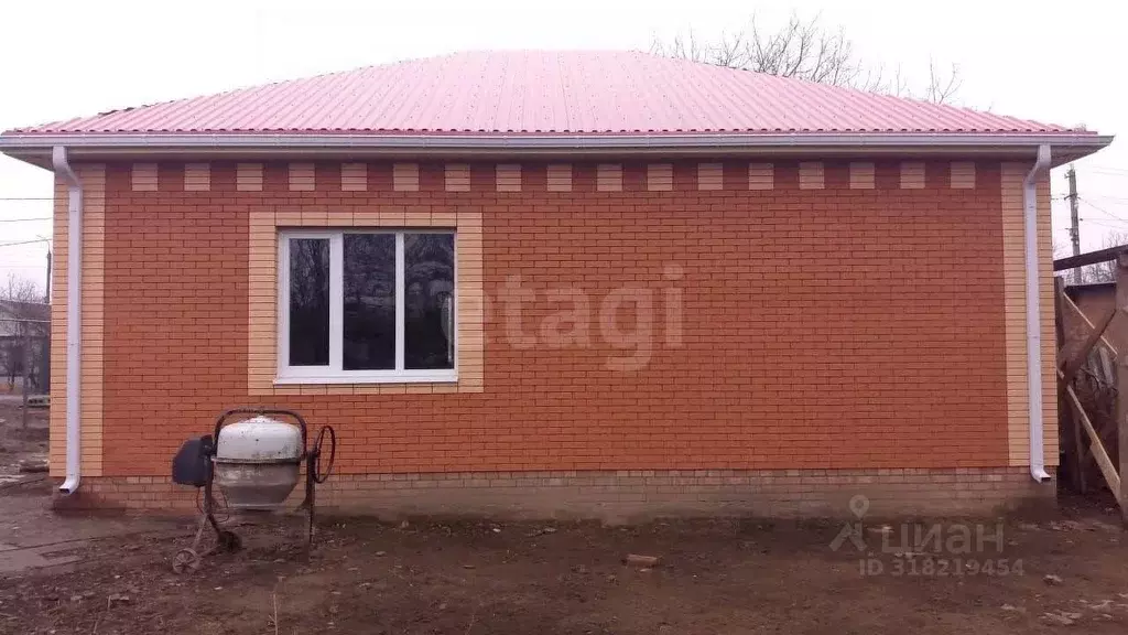 Дом в Ростовская область, Семикаракорск 13-й пер. (86 м) - Фото 1