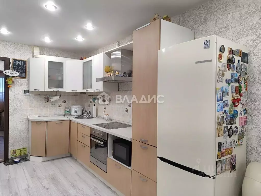 2-к кв. Иркутская область, Ангарск 30-й мкр, 8 (57.2 м) - Фото 1