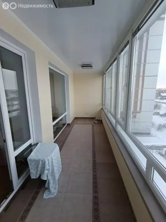 3-комнатная квартира: Балаково, улица Братьев Захаровых, 154 (100 м) - Фото 1