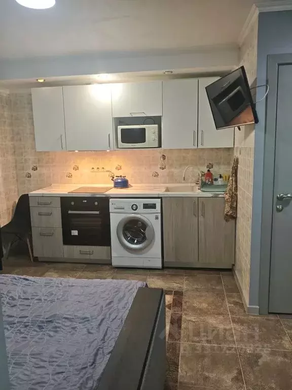 Дом в Краснодарский край, Сочи Адлер жилрайон, ул. Энгельса, 8 (35 м) - Фото 1
