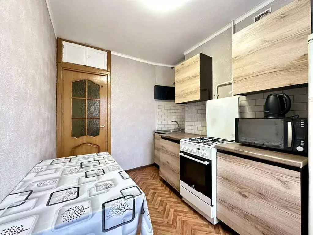3-к кв. Башкортостан, Уфа ул. Гафури, 19 (52.4 м) - Фото 2