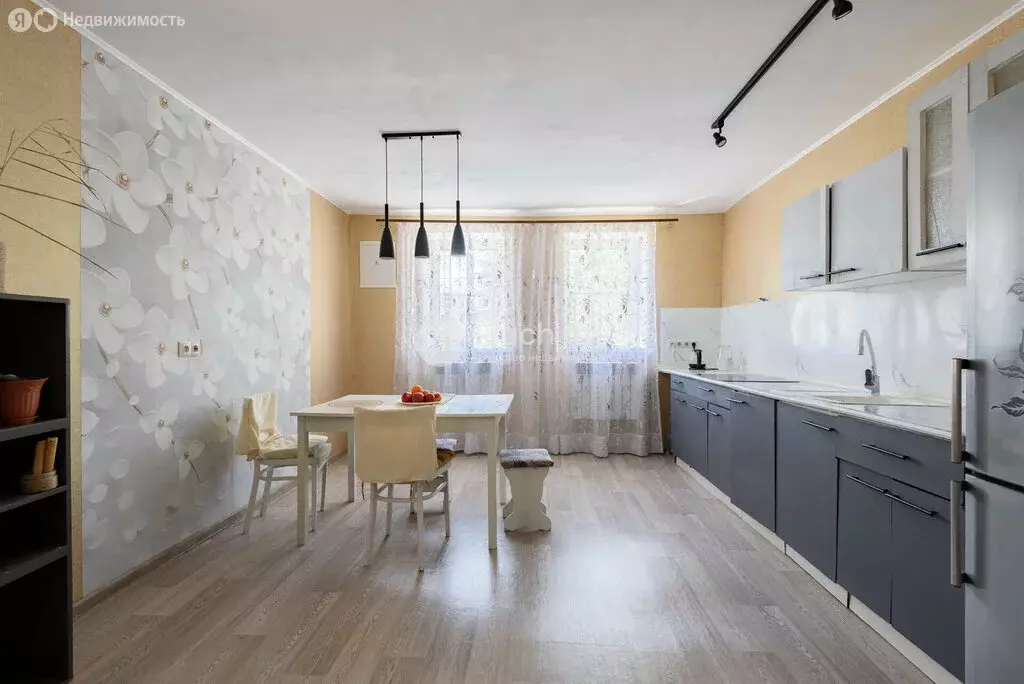 Дом в Казань, улица Виталия Синицына, 5 (160 м) - Фото 1