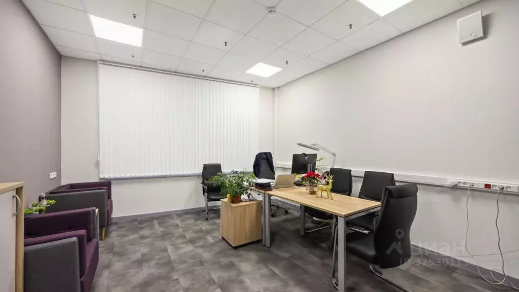 Офис в Санкт-Петербург Караванная ул., 10 (7 м) - Фото 1