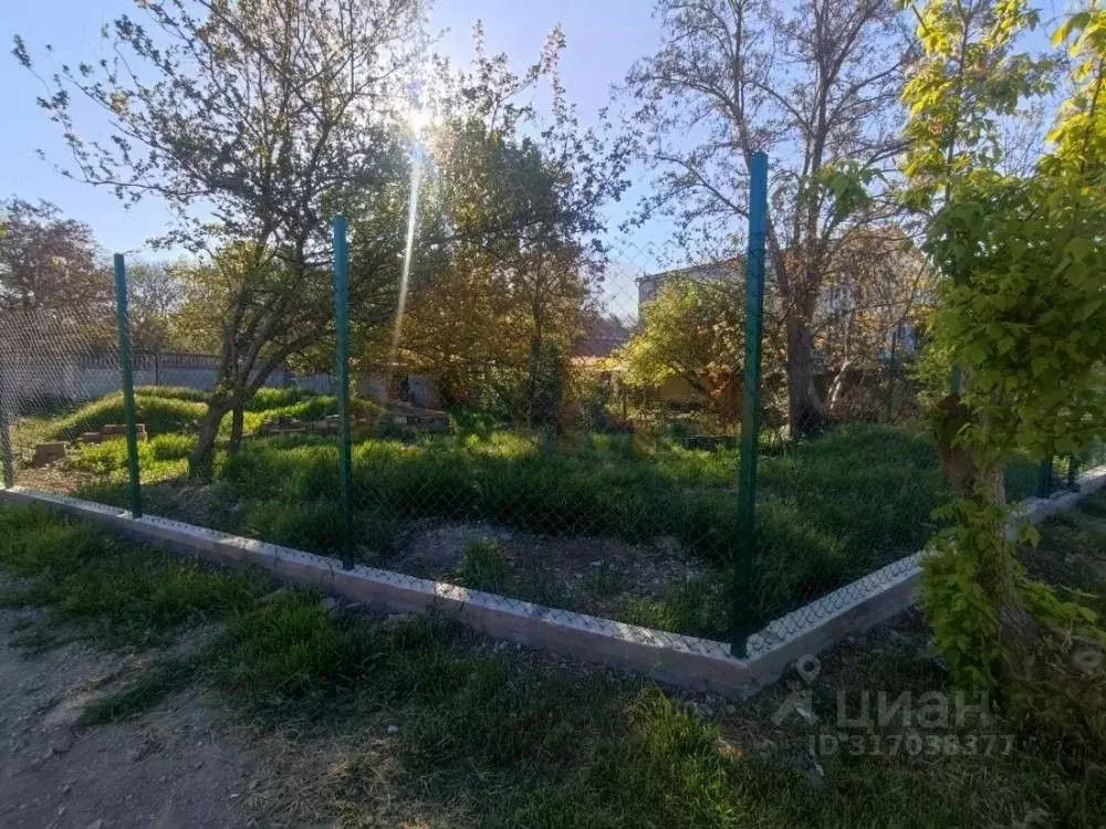 Участок в Крым, Сакский район, Новофедоровка пгт ул. Севастопольская ... - Фото 0