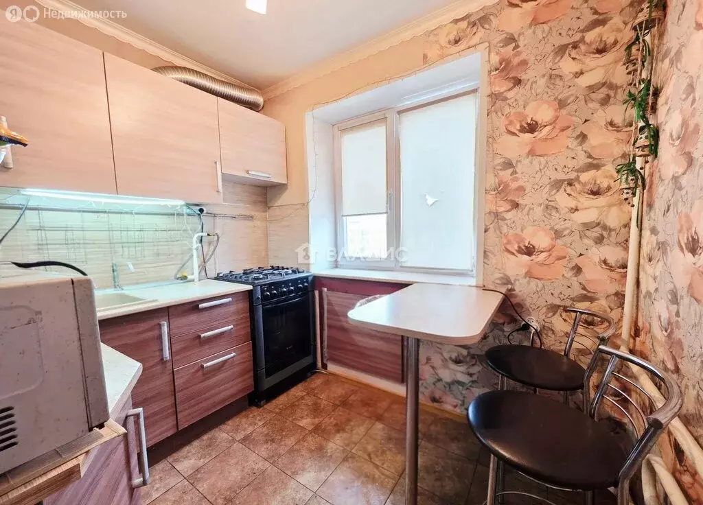 3-комнатная квартира: Белгород, улица Макаренко, 6 (57.2 м) - Фото 1