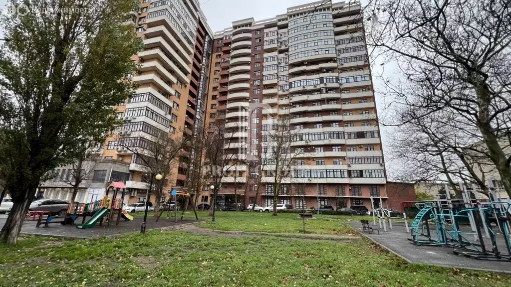 2-комнатная квартира: Махачкала, проспект Расула Гамзатова, 53 (103 м) - Фото 1