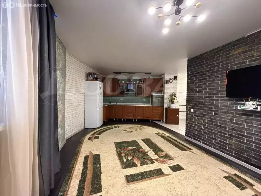 2-комнатная квартира: Тюмень, улица Первооткрывателей, 8 (77.1 м) - Фото 2