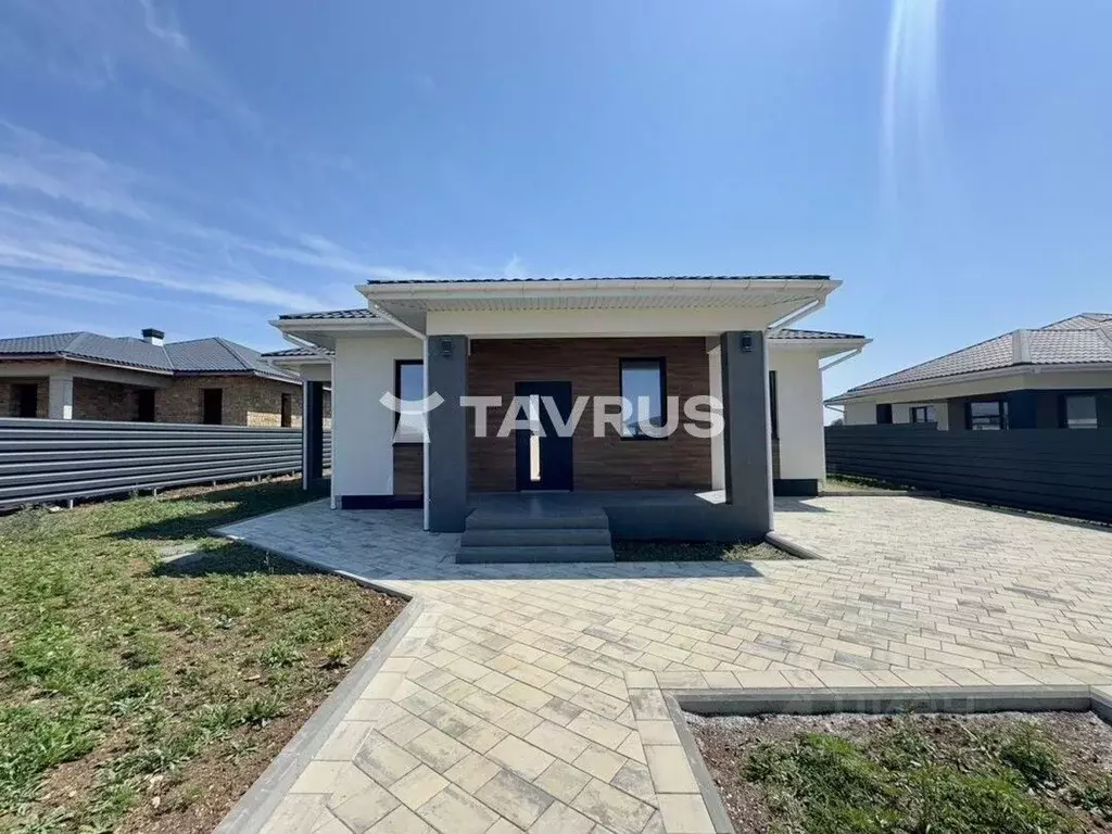 Дом в Крым, Симферопольский район, Мирновское с/пос, с. Белоглинка ул. ... - Фото 1