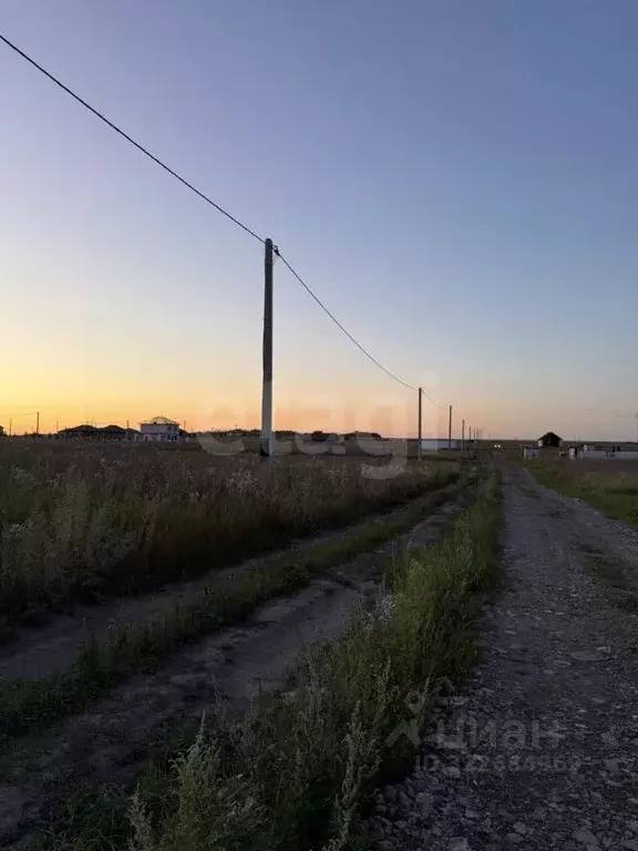 Участок в Курская область, Курский район, Моковский сельсовет, д. ... - Фото 1