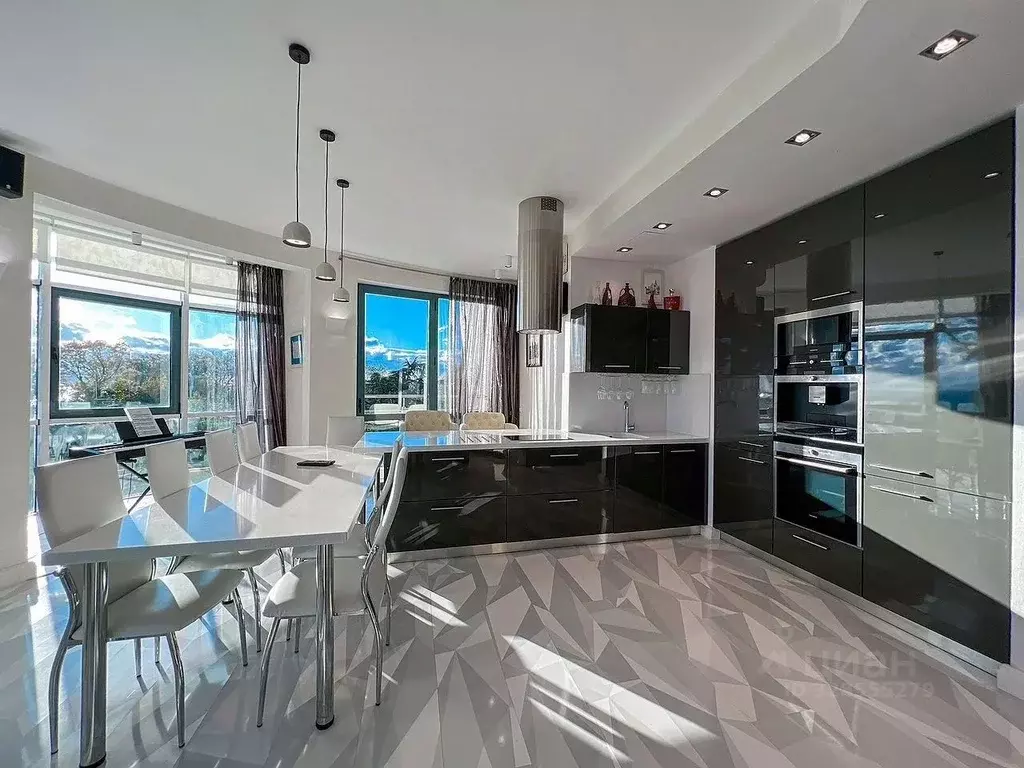 2-к кв. Краснодарский край, Сочи Курортный просп., 108/16 (70.0 м) - Фото 1