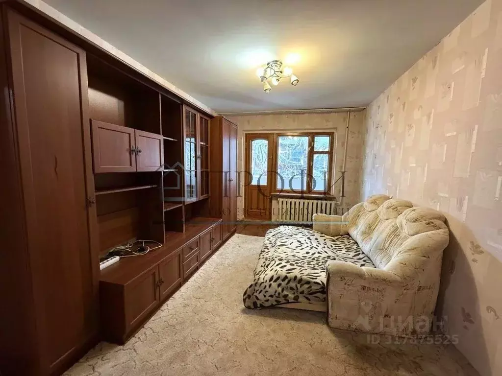 2-к кв. Белгородская область, Новый Оскол Ливенская ул., 130 (50.4 м) - Фото 1