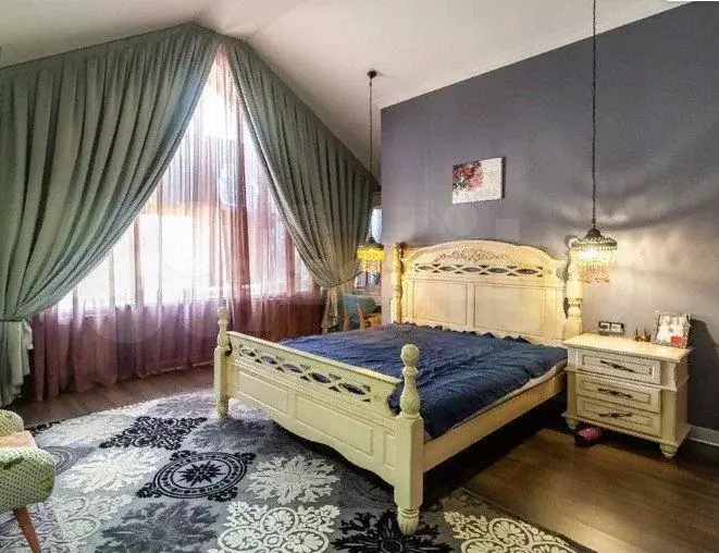 4-к. квартира, 140 м, 4/6 эт. - Фото 1