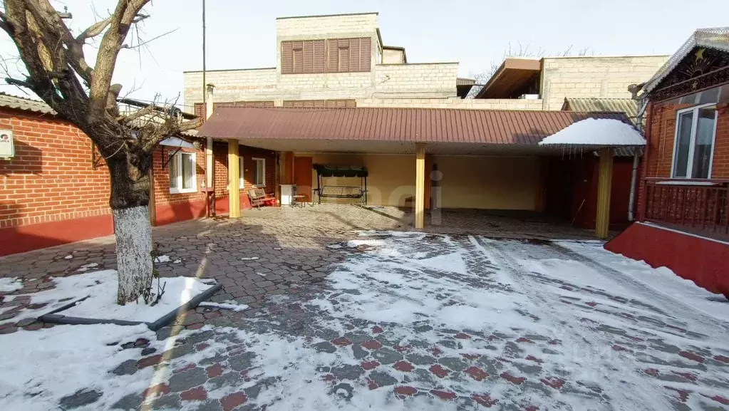 Дом в Ингушетия, Назрань ул. Бутырина (180 м) - Фото 2