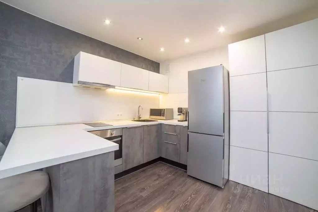 1-к кв. Свердловская область, Екатеринбург ул. Краснолесья, 10 (37.7 ... - Фото 1