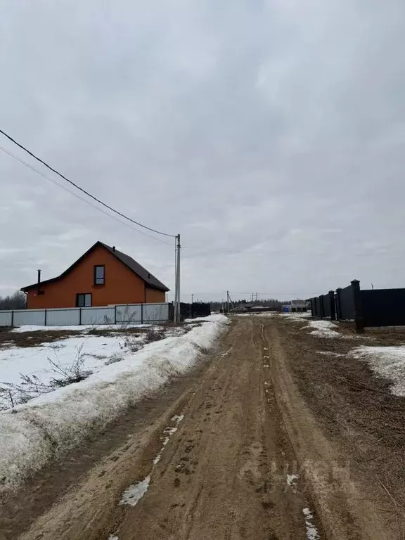 Участок в Смоленская область, Смоленский муниципальный округ, д. Лубня ... - Фото 1