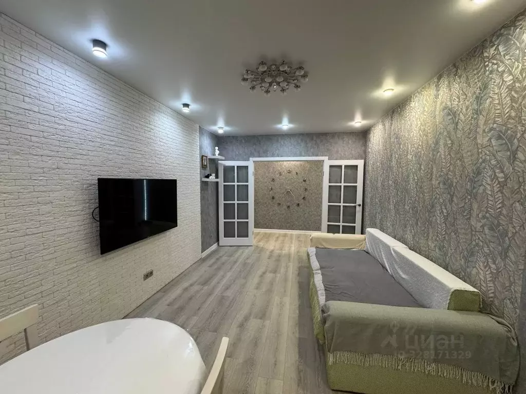 3-к кв. Волгоградская область, Волгоград ул. Солнечникова, 7 (74.3 м) - Фото 1